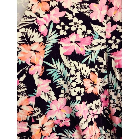 Floral Flowy Dress - Picture 3 of 3